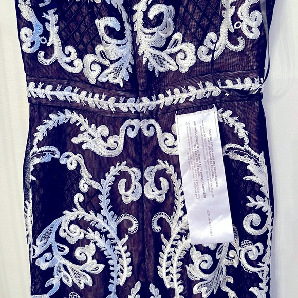 8❤️BCBG Max Azria NWT Long lace Embroidered Gown 🌹🌹 - Picture 6 of 8